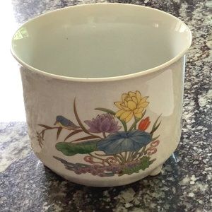 Vintage Pond Footed Floral Cachepot